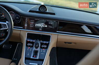 Фастбэк Porsche Panamera 2019 в 