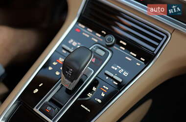 Фастбэк Porsche Panamera 2019 в 