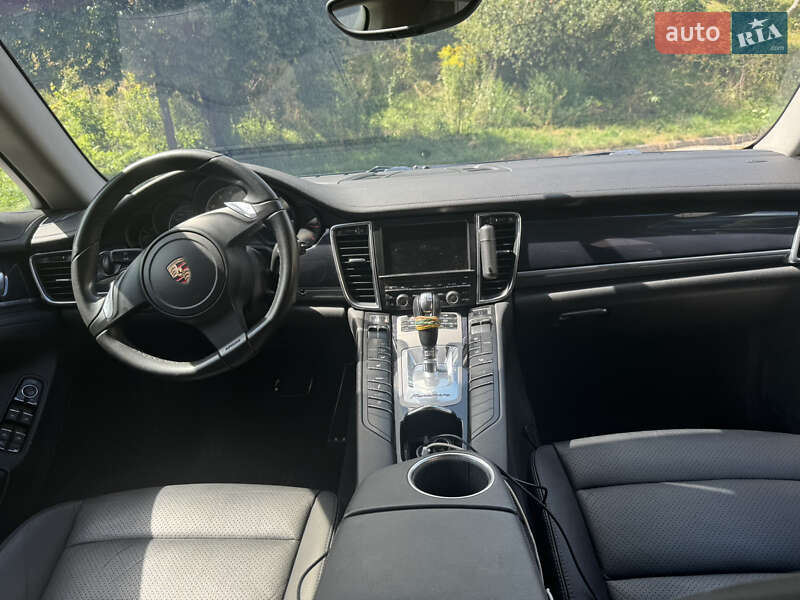 Фастбэк Porsche Panamera 2010 в Киеве