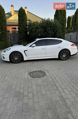 Фастбэк Porsche Panamera 2015 в 