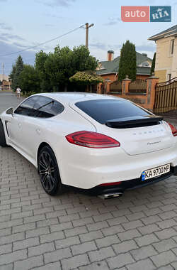 Фастбэк Porsche Panamera 2015 в 