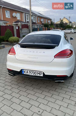 Фастбэк Porsche Panamera 2015 в 