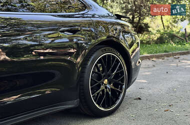 Фастбэк Porsche Panamera 2018 в 