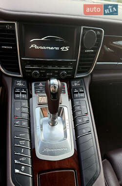 Фастбэк Porsche Panamera 2013 в 