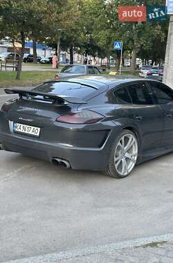 Фастбэк Porsche Panamera 2010 в 