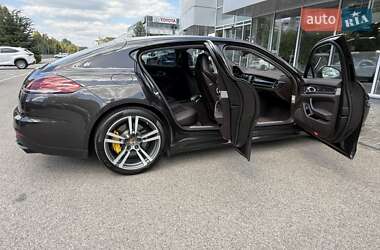 Фастбэк Porsche Panamera 2013 в 