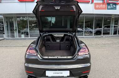 Фастбэк Porsche Panamera 2013 в 