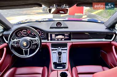 Фастбэк Porsche Panamera 2018 в 
