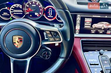 Фастбэк Porsche Panamera 2018 в 