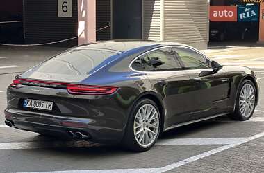 Фастбэк Porsche Panamera 2019 в 