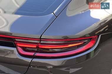 Фастбэк Porsche Panamera 2019 в 