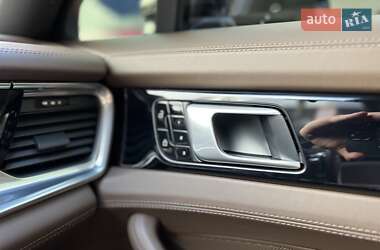 Фастбэк Porsche Panamera 2019 в 
