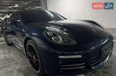 Фастбэк Porsche Panamera 2014 в Киеве