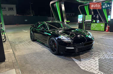 Универсал Porsche Panamera 2019 в Киеве