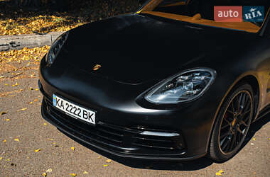 Фастбэк Porsche Panamera 2020 в 
