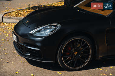 Фастбэк Porsche Panamera 2020 в 