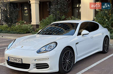 Фастбэк Porsche Panamera 2013 в Киеве