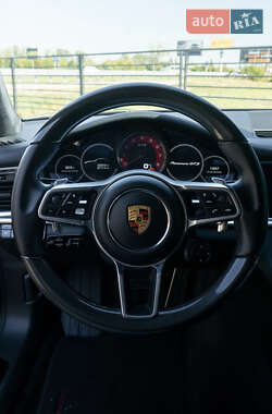 Фастбэк Porsche Panamera 2019 в 
