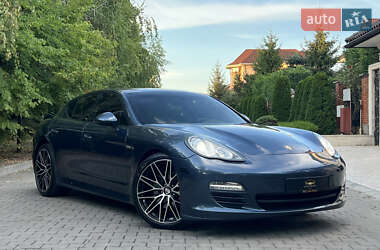 Фастбэк Porsche Panamera 2011 в Одессе