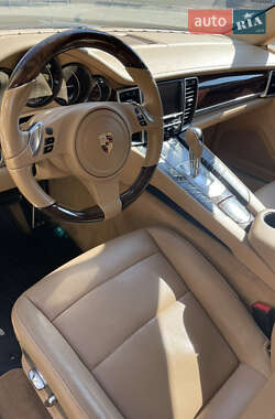 Фастбэк Porsche Panamera 2012 в 