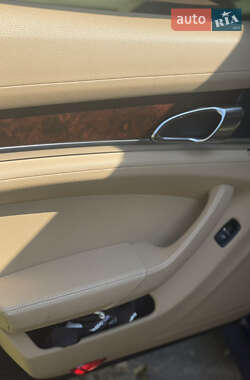 Фастбэк Porsche Panamera 2012 в 