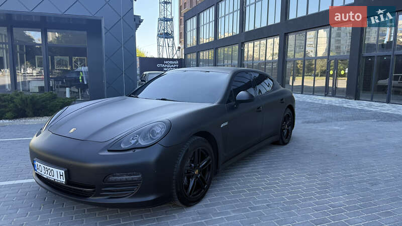 Фастбэк Porsche Panamera 2011 в Полтаве