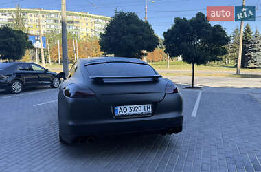 Фастбэк Porsche Panamera 2011 в 
