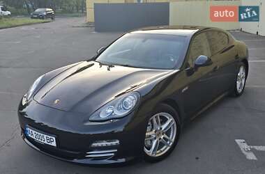 Фастбэк Porsche Panamera 2011 в 