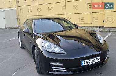 Фастбэк Porsche Panamera 2011 в 