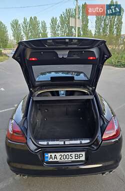 Фастбэк Porsche Panamera 2011 в 