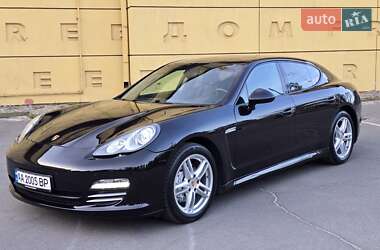 Фастбэк Porsche Panamera 2011 в 