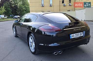 Фастбэк Porsche Panamera 2011 в 