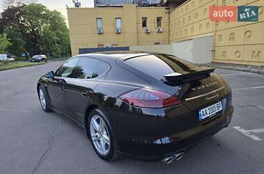 Фастбэк Porsche Panamera 2011 в 