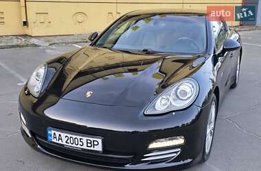 Фастбэк Porsche Panamera 2011 в 