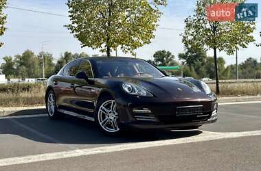 Фастбек Porsche Panamera 2010 в 