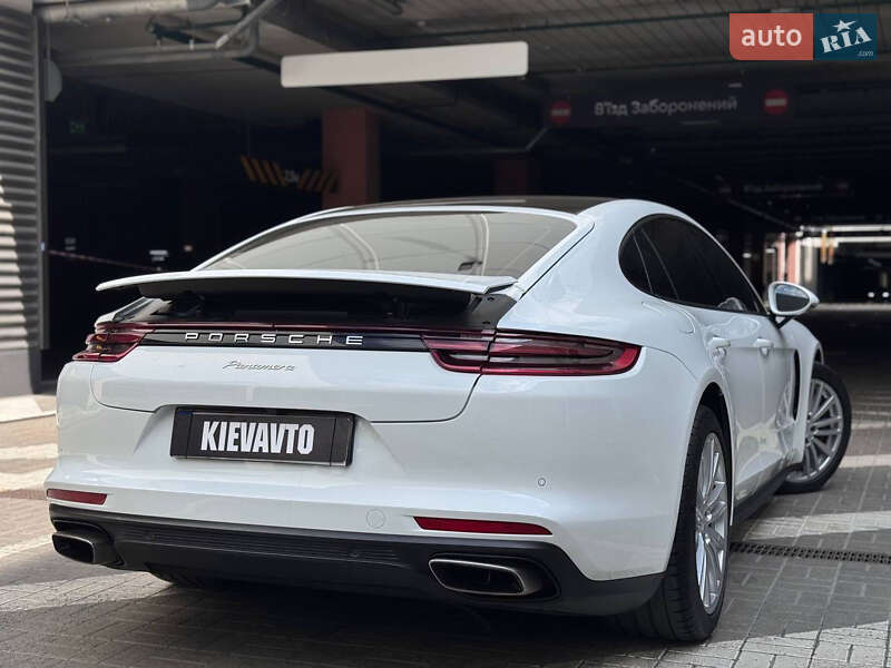 Фастбэк Porsche Panamera 2019 в Киеве фото 10 Фастбэк Porsche Panamera 2019 в Киеве