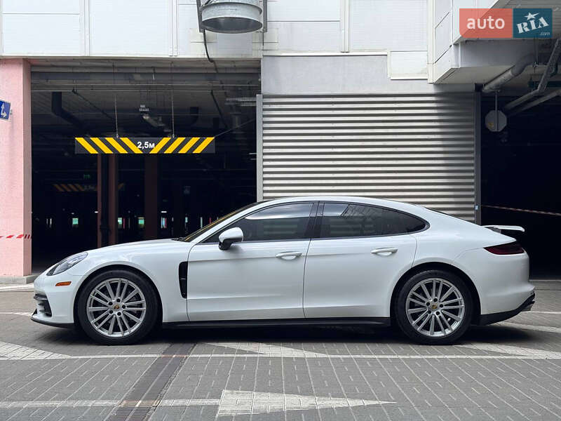 Фастбэк Porsche Panamera 2019 в Киеве фото 11 Фастбэк Porsche Panamera 2019 в Киеве