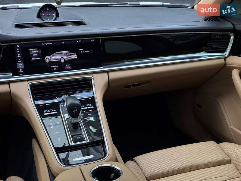 Фастбэк Porsche Panamera 2019 в Киеве фото 29 Фастбэк Porsche Panamera 2019 в Киеве