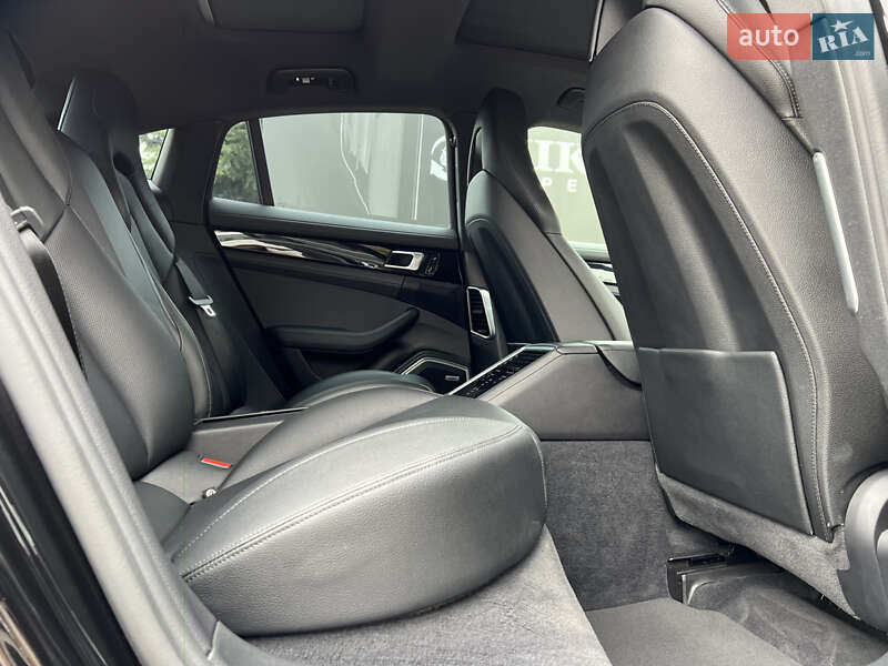 Фастбэк Porsche Panamera 2017 в Львове