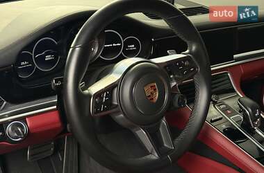 Фастбэк Porsche Panamera 2018 в 