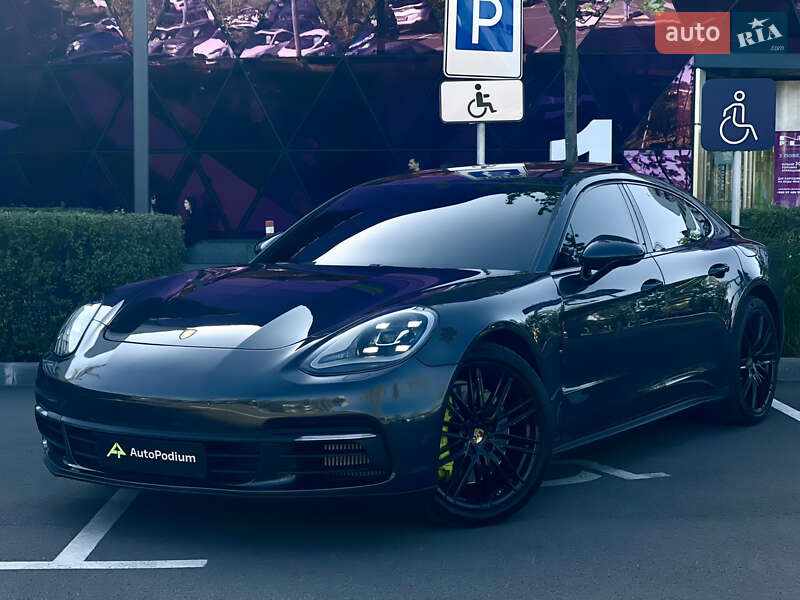 Фастбэк Porsche Panamera 2018 в Киеве фото 8 Фастбэк Porsche Panamera 2018 в Киеве