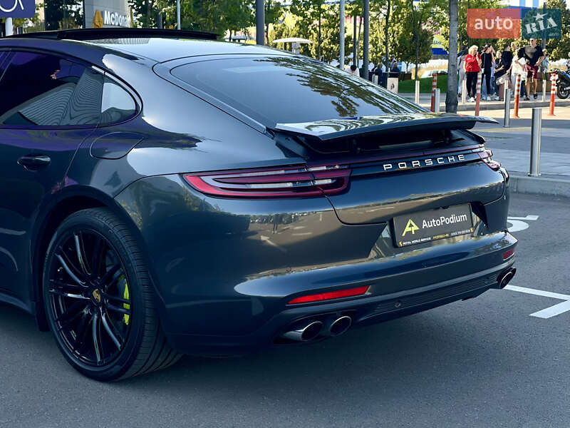 Фастбэк Porsche Panamera 2018 в Киеве фото 12 Фастбэк Porsche Panamera 2018 в Киеве