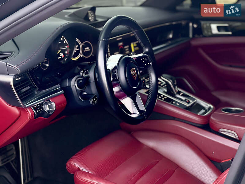 Фастбэк Porsche Panamera 2018 в Киеве фото 15 Фастбэк Porsche Panamera 2018 в Киеве