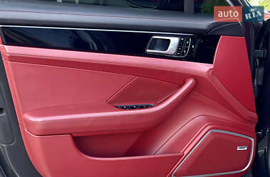 Фастбэк Porsche Panamera 2018 в 