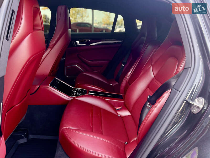 Фастбэк Porsche Panamera 2018 в Киеве фото 32 Фастбэк Porsche Panamera 2018 в Киеве