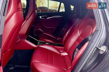 Фастбэк Porsche Panamera 2018 в 