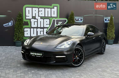 Фастбэк Porsche Panamera 2020 в 