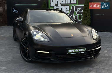 Фастбэк Porsche Panamera 2020 в 