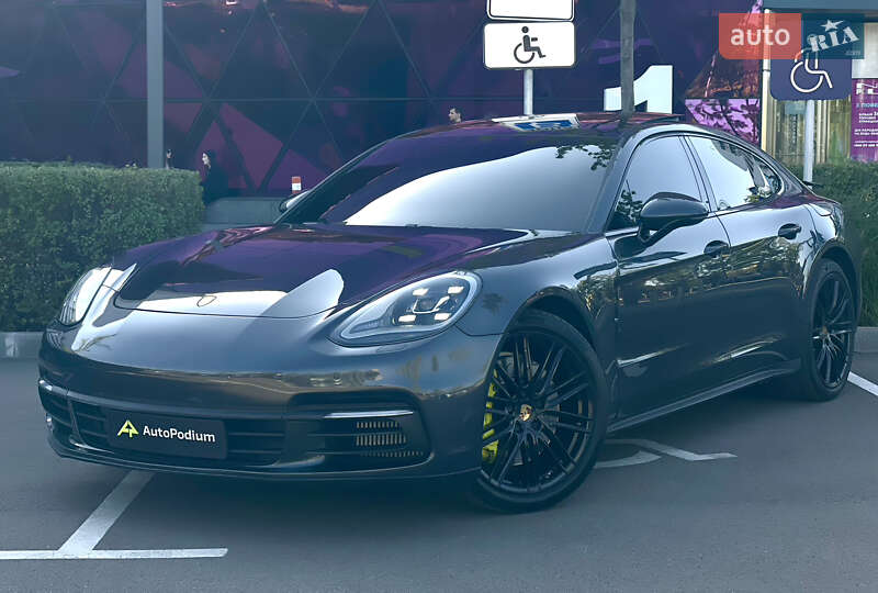 Фастбэк Porsche Panamera 2018 в Киеве фото 3 Фастбэк Porsche Panamera 2018 в Киеве
