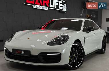 Фастбэк Porsche Panamera 2020 в 